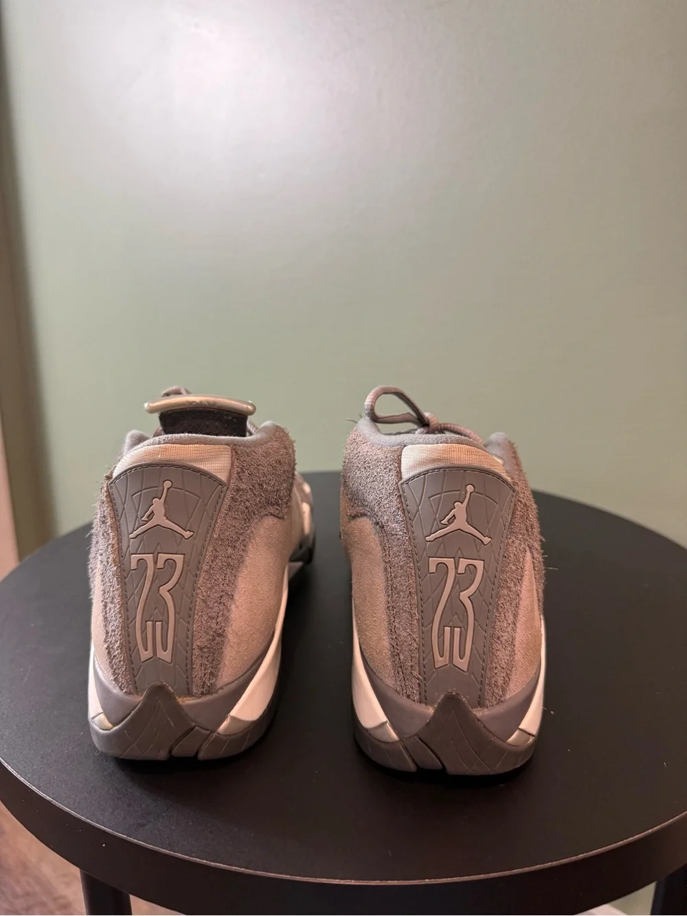 Jordan Low-Top Sneakers in Light Grey and White